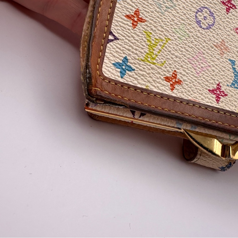Louis Vuitton Murakami white kisslock wallet - Picture 13 of 16